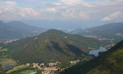 La pera del Poncione e i riflessi sul lago