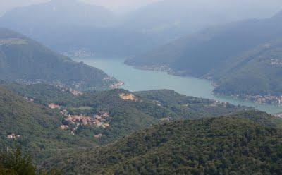 La pera del Poncione e i riflessi sul lago