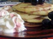 Pancake farina kamut salsa alle amarene