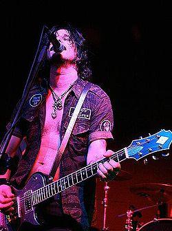 http://upload.wikimedia.org/wikipedia/commons/thumb/1/1b/Gilby_Clarke.JPG/250px-Gilby_Clarke.JPG