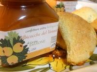 BISCOTTI CON RIPIENO DI MARMELLATA E COLLABORAZIONE