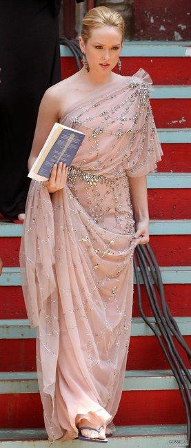 Gossip Girl 5: Charlie in Jenny Packham dress