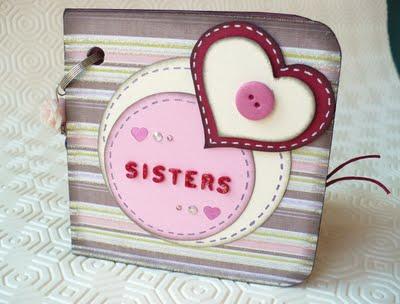 Scrapbooking mini album Sisters + qualche trucco!