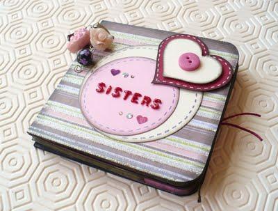 Scrapbooking mini album Sisters + qualche trucco!