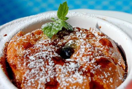 Soufflè al cioccolato bianco e amarene