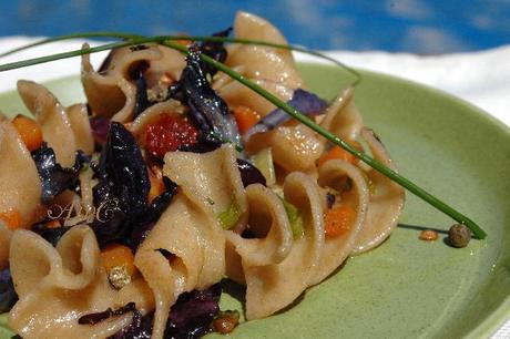 Fusilloni integrali con fantasia di verdure