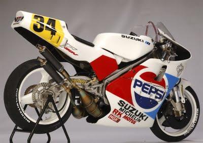 Suzuki RGV 500 Γ K.Schwantz 1989 by Utage Factory House