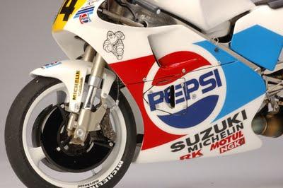 Suzuki RGV 500 Γ K.Schwantz 1989 by Utage Factory House