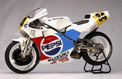 Suzuki RGV 500 Γ K.Schwantz 1989 by Utage Factory House