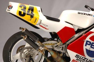 Suzuki RGV 500 Γ K.Schwantz 1989 by Utage Factory House