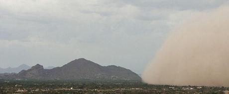 Foto: Nube di sabbia sulla città di Phoenix