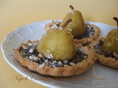 Crostatine con pere al moscato e crema di cacao