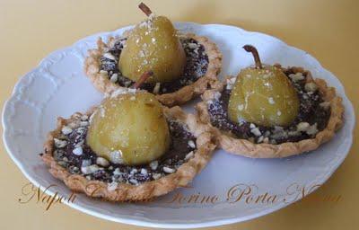 Crostatine con pere al moscato e crema di cacao