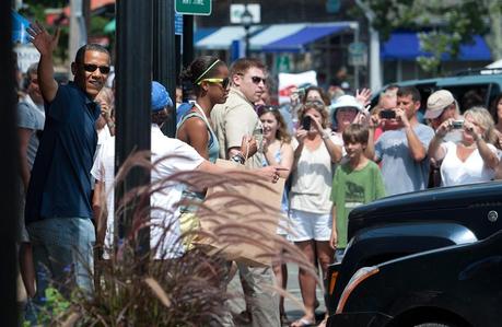 FOTO: Obama va in vacanza e scoppia la solita polemica