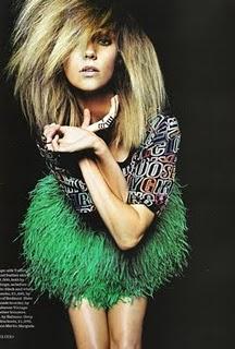 Martha Streck in D&G; su Elle UK