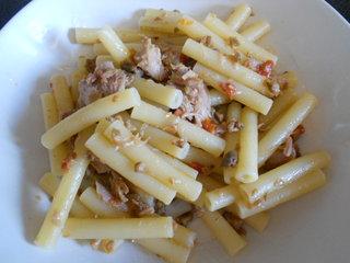 Penne: tonno, pomodorino e olive