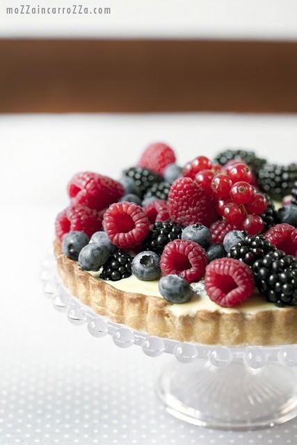 TORTA CIOCCOLATO BIANCO E FRUTTI DI BOSCO