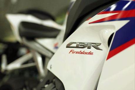 Honda CBR1000RR, prime foto del restyling