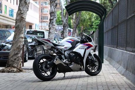 Honda CBR1000RR, prime foto del restyling