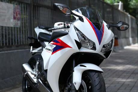 Honda CBR1000RR, prime foto del restyling