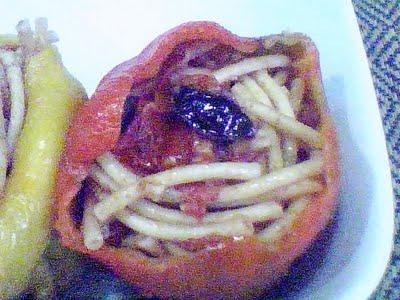 puparuole  'mbuttunate ( peperoni imbottiti con la pasta )