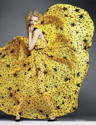 Hailey Clauson in Dolce & Gabbana su Vogue Russia settembre 2011