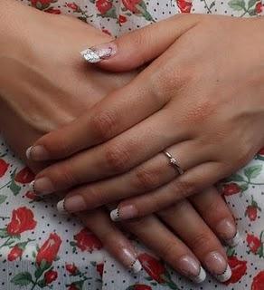 Chiacchiere e manicure da matrimonio