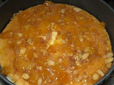 Stavolta l'ho fatta proprio grossa ovvero la torta di Pan di Spagna , frutta, panna e.....