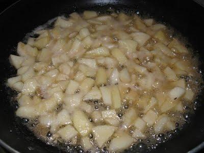 Stavolta l'ho fatta proprio grossa ovvero la torta di Pan di Spagna , frutta, panna e.....