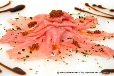 I crudi: carpaccio di vitello con patè di pomodori secchi e capperi di Pantelleria e glassa al balsamico