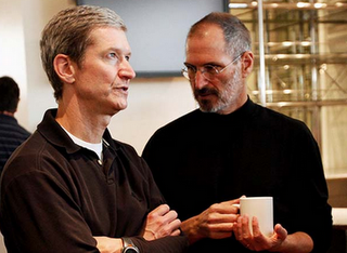 Si è dimesso Steve Jobs, co-fondatore di Apple. Il Consiglio di Amministrazione ha nominato al suo posto Tim Cook