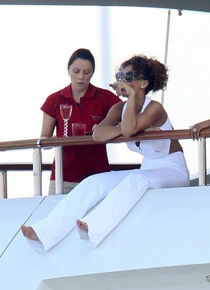 A Portofino Rihanna ci dà dentro con la panna