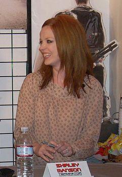 http://upload.wikimedia.org/wikipedia/commons/thumb/d/da/Shirley_Manson08.jpg/241px-Shirley_Manson08.jpg