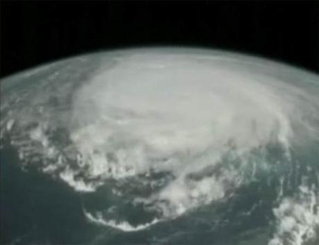 hurricane-irene-iss-110825-02.jpg