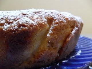 TORTA DI YOGURT,CIOCCOLATO BIANCO E MANDORLE CARAMELLATE....