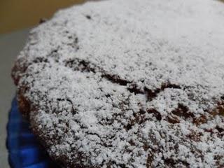 TORTA DI YOGURT,CIOCCOLATO BIANCO E MANDORLE CARAMELLATE....