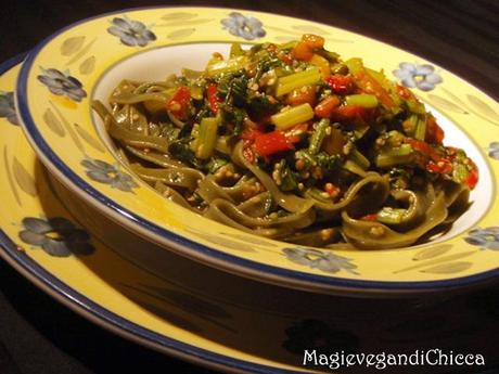 Tagliatelle spiruline al sesamo