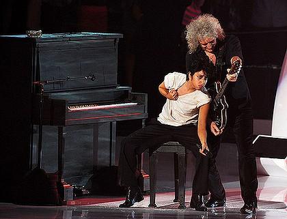 Brian May & Lady Gaga danno spettacolo agli Mtv Awards 2011