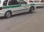 Senzatetto investito un’auto lusso