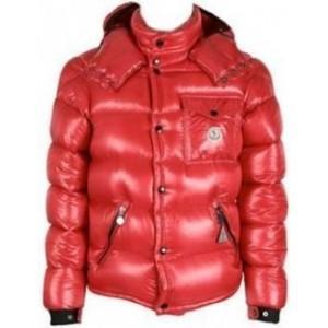 I nuovi modelli Moncler vanno già a ruba