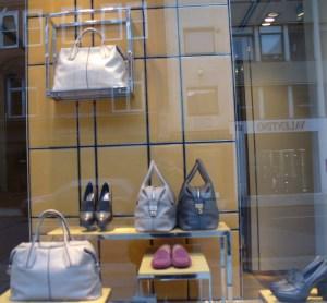 Le nuove vetrine di Sloane Street a Londra