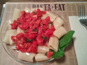 Pasta Eat - Paccheri di kamut con dadolata di pomodoro