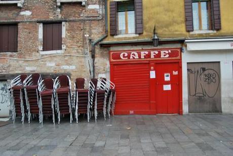 caffĂ¨ rosso