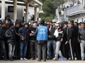 A Lampedusa: migranti contro il rimpatrio 