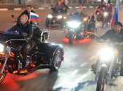 Foto giorno agosto 2011 putin partecipa biker raduno motociclisti