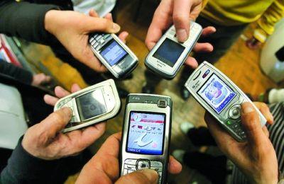 i ragazzi oggi comunicano soprattutto con sms Indagine YLU: gli SMS stanno diventando obsoleti