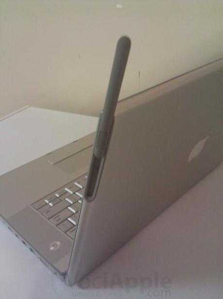 Apple rivuole il suo prototipo MacBook Pro con antenna 3G