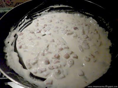 TAGLIATELLE AL CACAO CON PANNA E PROSCIUTTO