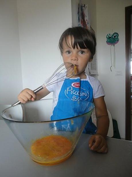 Madeleines al miele e nocciole...con Viola