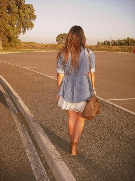 A lace dress to say goodbye to this summer... A lace dress to say goodbye to this summer...